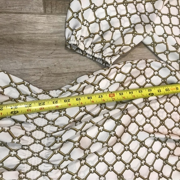 Michael Kors Gold and White Signature chain Fabric Blouse size Medium - Picture 7 of 9